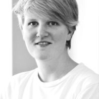 In Schleswig-Holstein aufgewachsen, zog es Annika Jensen für das Studium der Zeitgeschichte nach Potsdam. Nach Stationen in Redaktionen in Lübeck, Wuppertal, Berlin und Mumbai, begann sie 2017 das Volontariat bei der MAZ, das sie 2019 beendet - und es nie bereut hat.