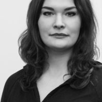 Josefine Kühnel hat Kommunikationswissenschaften, Skandinavistik und Schauspiel in Greifswald, Uppsala und Berlin studiert. Zuvor besuchte sie ein Gymnasium im Havelland. Abwechslung zum Schulalltag boten Stunden auf dem Reiterhof, im Tanzstudio, auf der Chorbühne und auf dem Tennisplatz. Für das Volontariat bei der MAZ kehrte sie zurück in ihre Heimat Brandenburg.